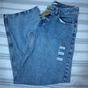 Levi low rise baggy jeans